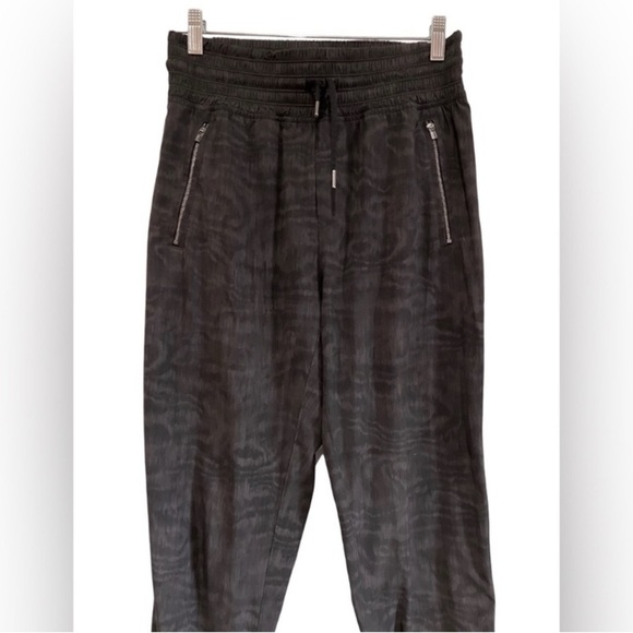 Athleta Camden Printed Athletic Jogger Pant in Black Moire - Picture 7 of 12